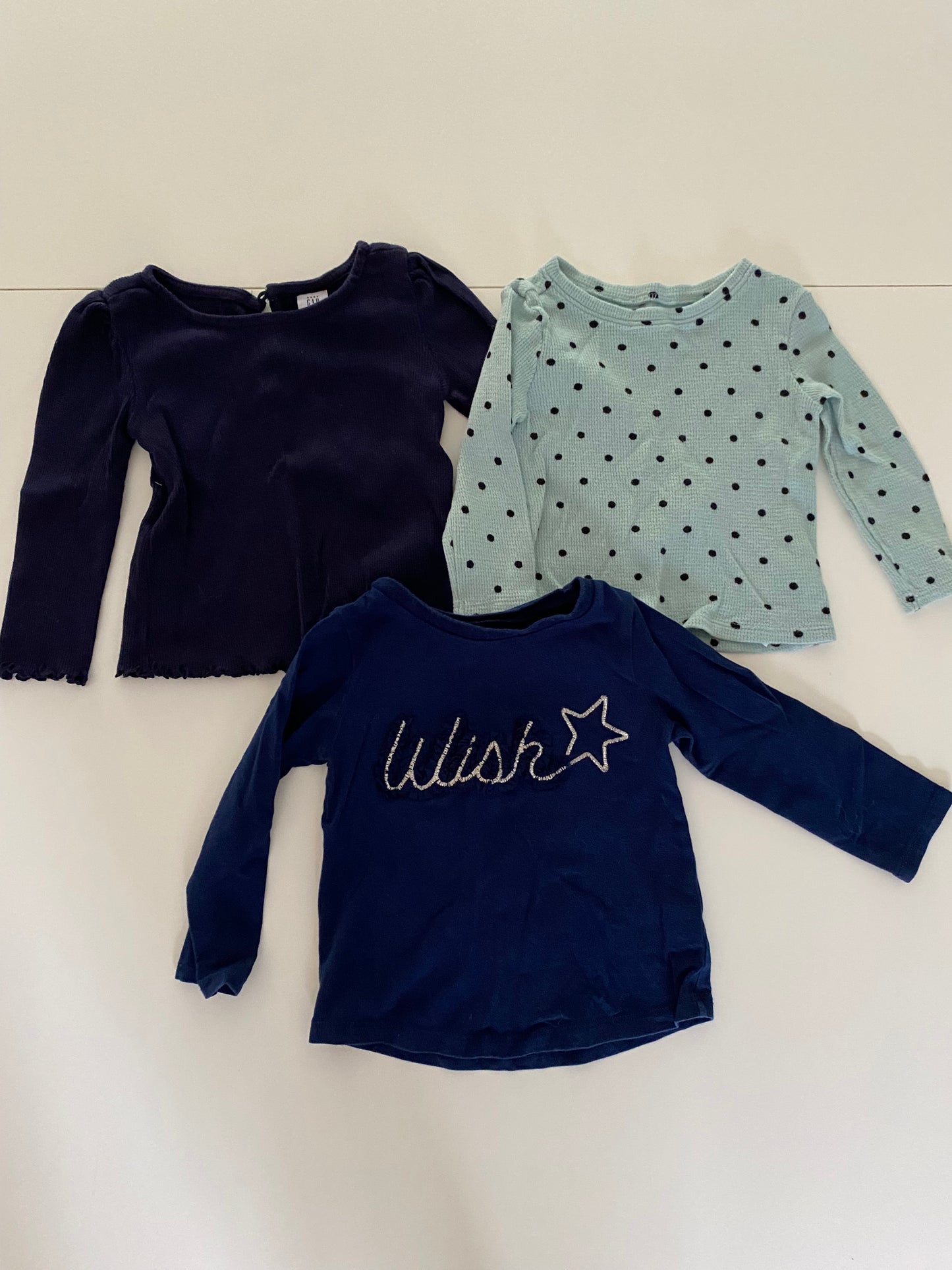 #84B- Girls 12-18M, long sleeved shirt bundle, GUC