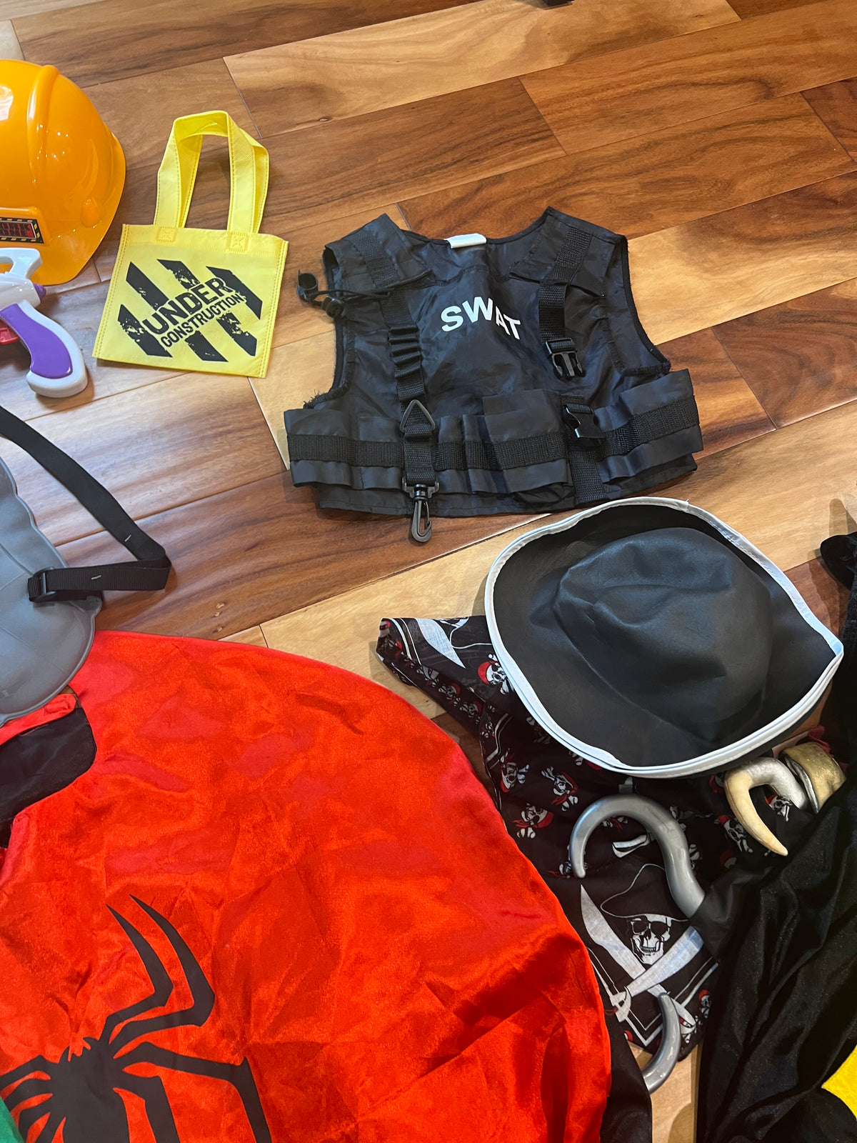 Seller #184 Girls Boys Size 4 5 6 Batman, Avengers, Spiderman, Pirate Costume Bundle