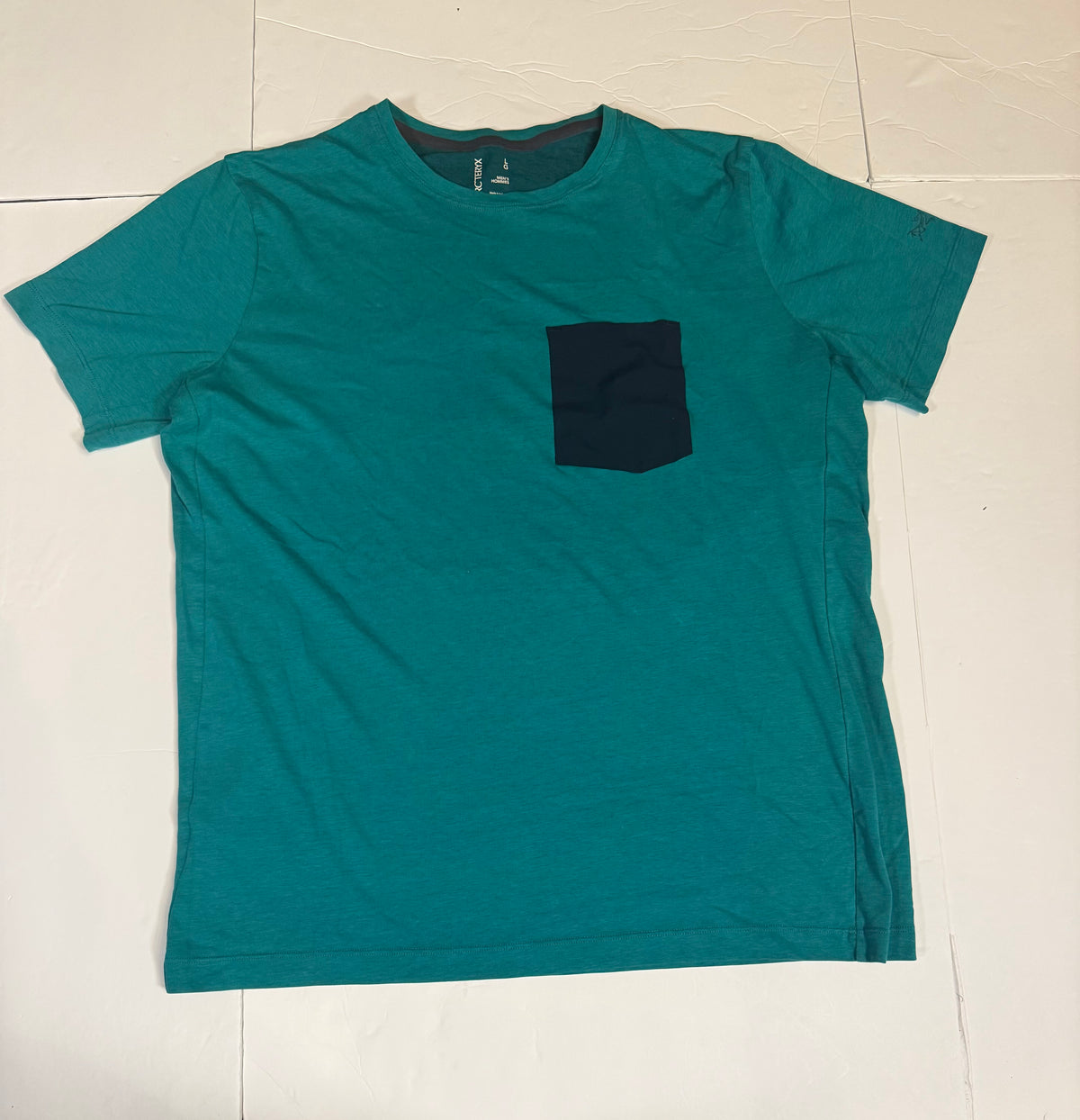#141 Mens Large Arc'teryx Athletic Pocket Shirt Bundle - Teal and Orange