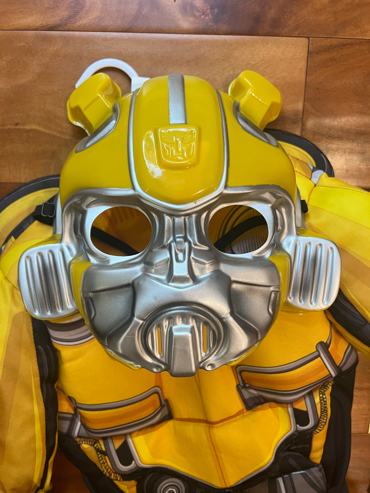 Seller #184 Boys Girls Size 4/5 Transformer bumblebee costume - slight pulling