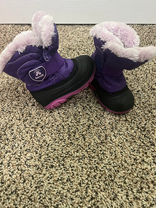 Seller #184 Girls size 5 Kamik purple snow boot