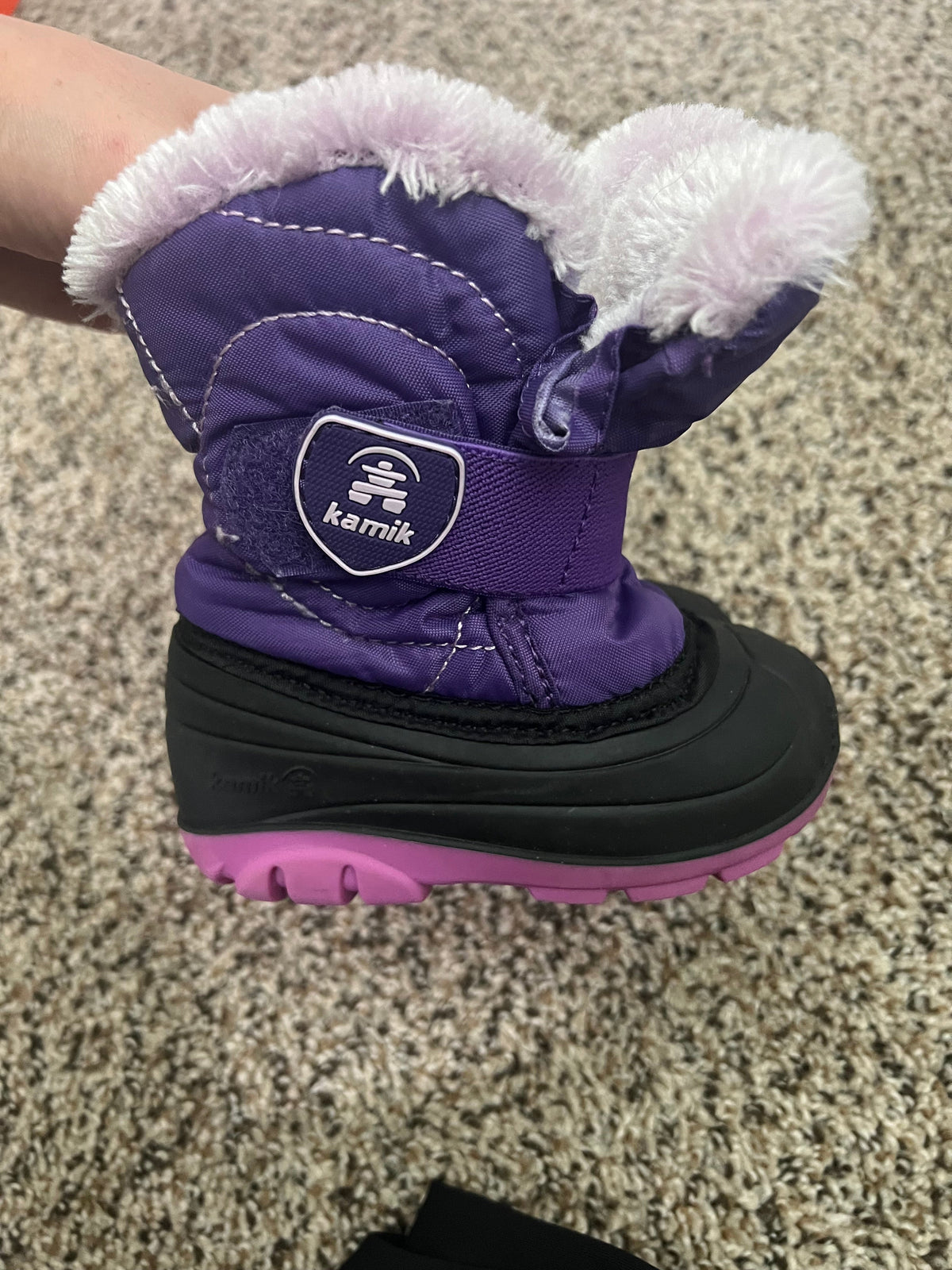 Seller #184 Girls size 5 Kamik purple snow boot