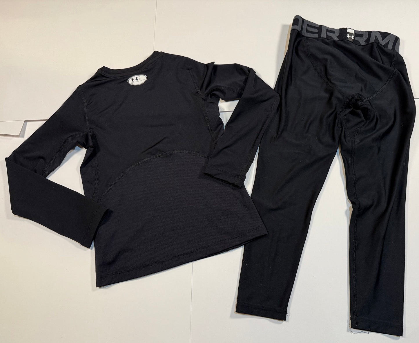 #180 Boys YSM 8 Under Armour Black Fitted Heatgear Set
