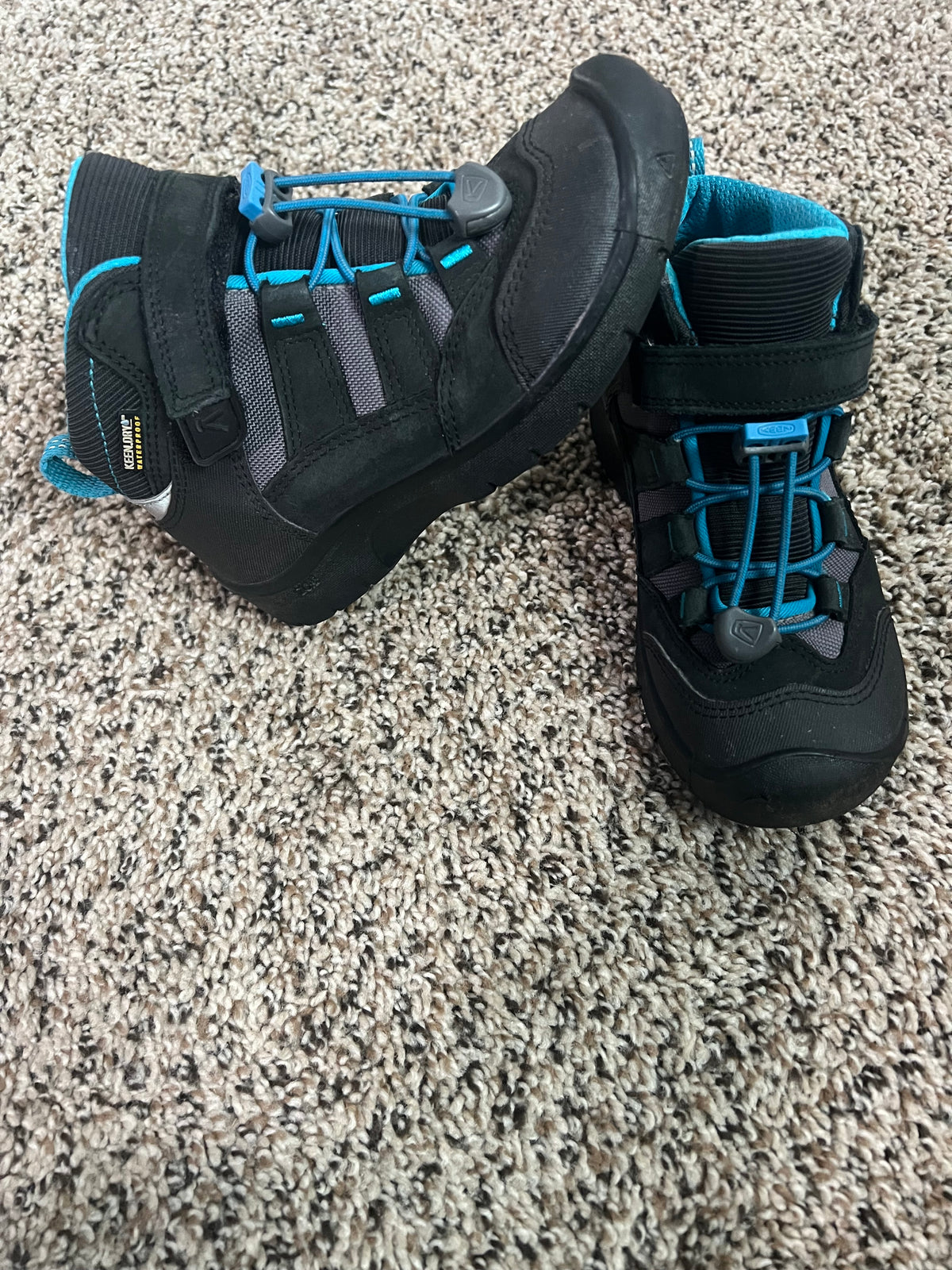 Seller #184 Boys Size 11 Keen waterproof hiking winter boots - VGUC