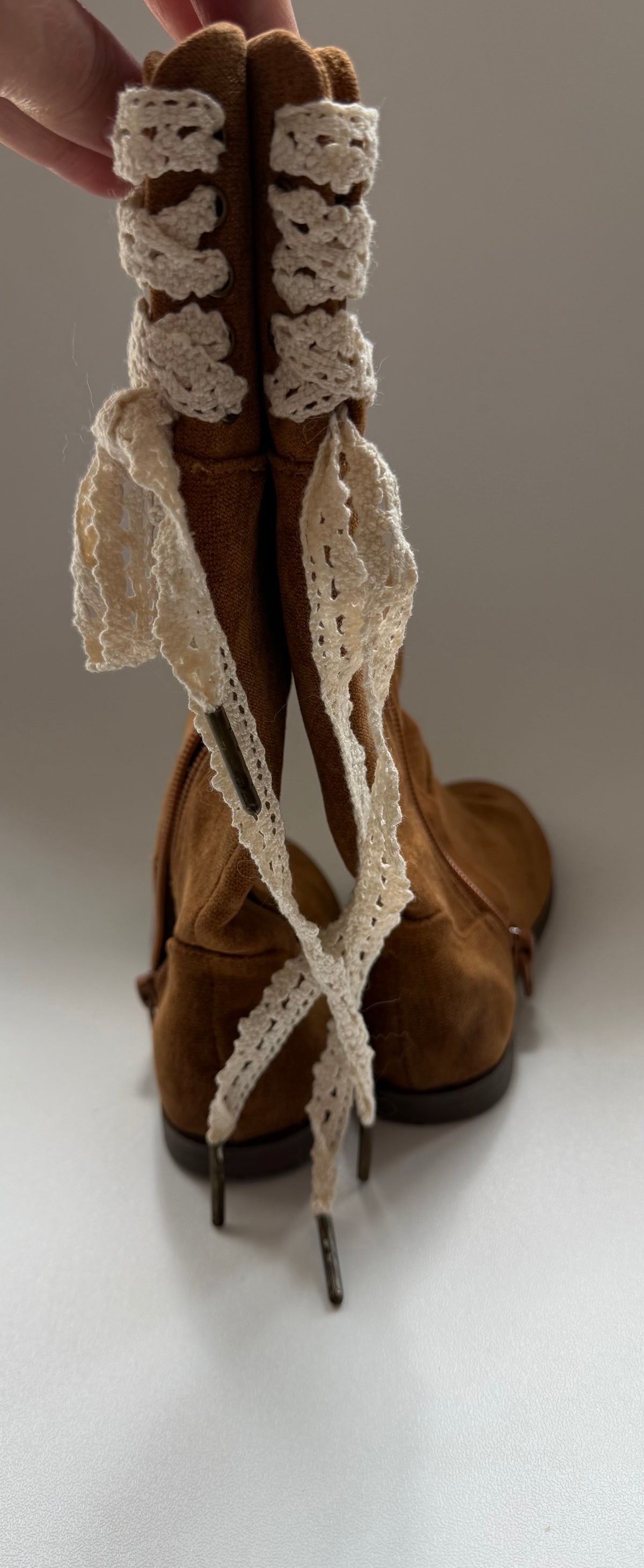 #117, Girls shoes 6c, Joyfolie brown leather boots with lace accent, VGUC