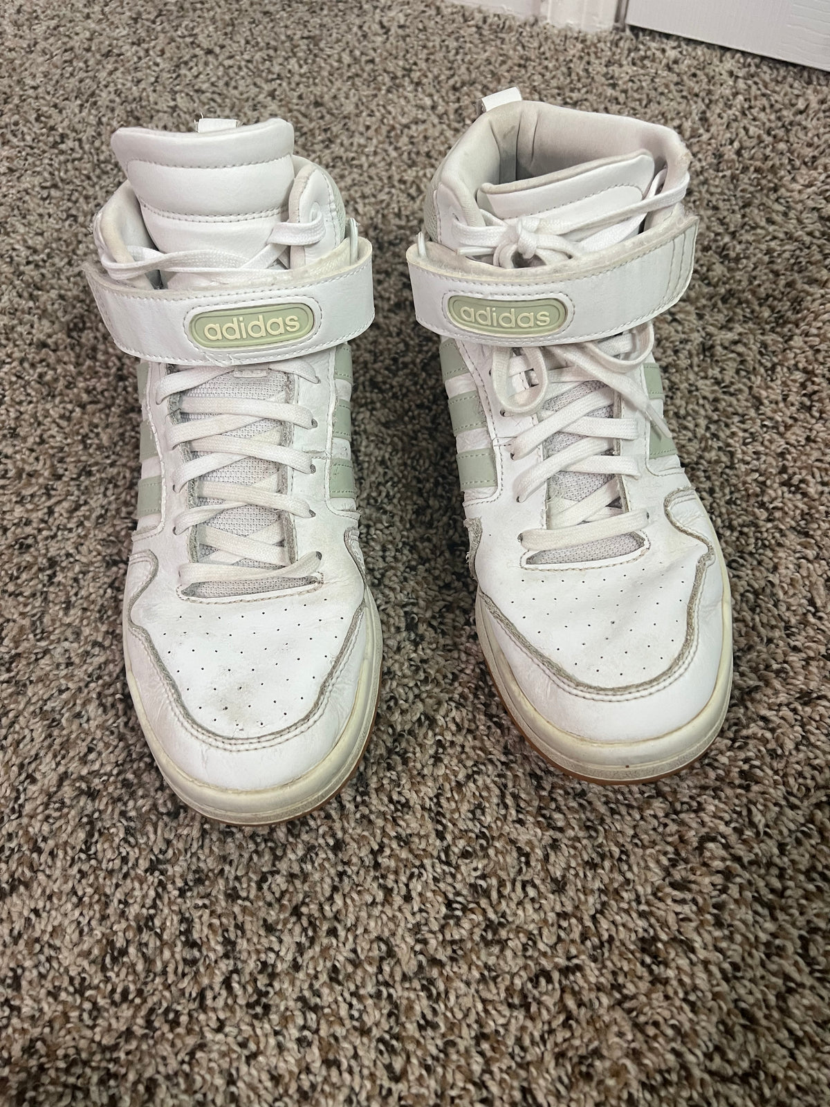 Seller #184 Women’s Size 9 Adidas white Mids - GUC