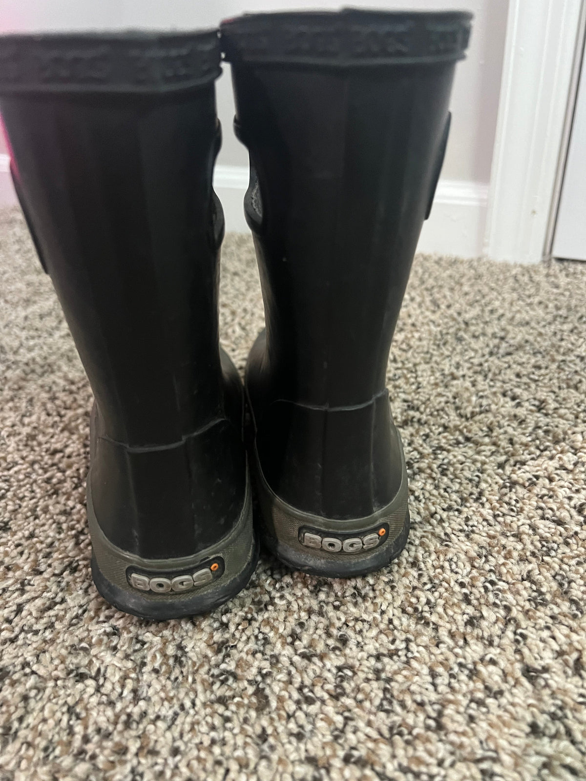 Seller #184 Boys size 11 BOGS waterproof Rainboots black and gray