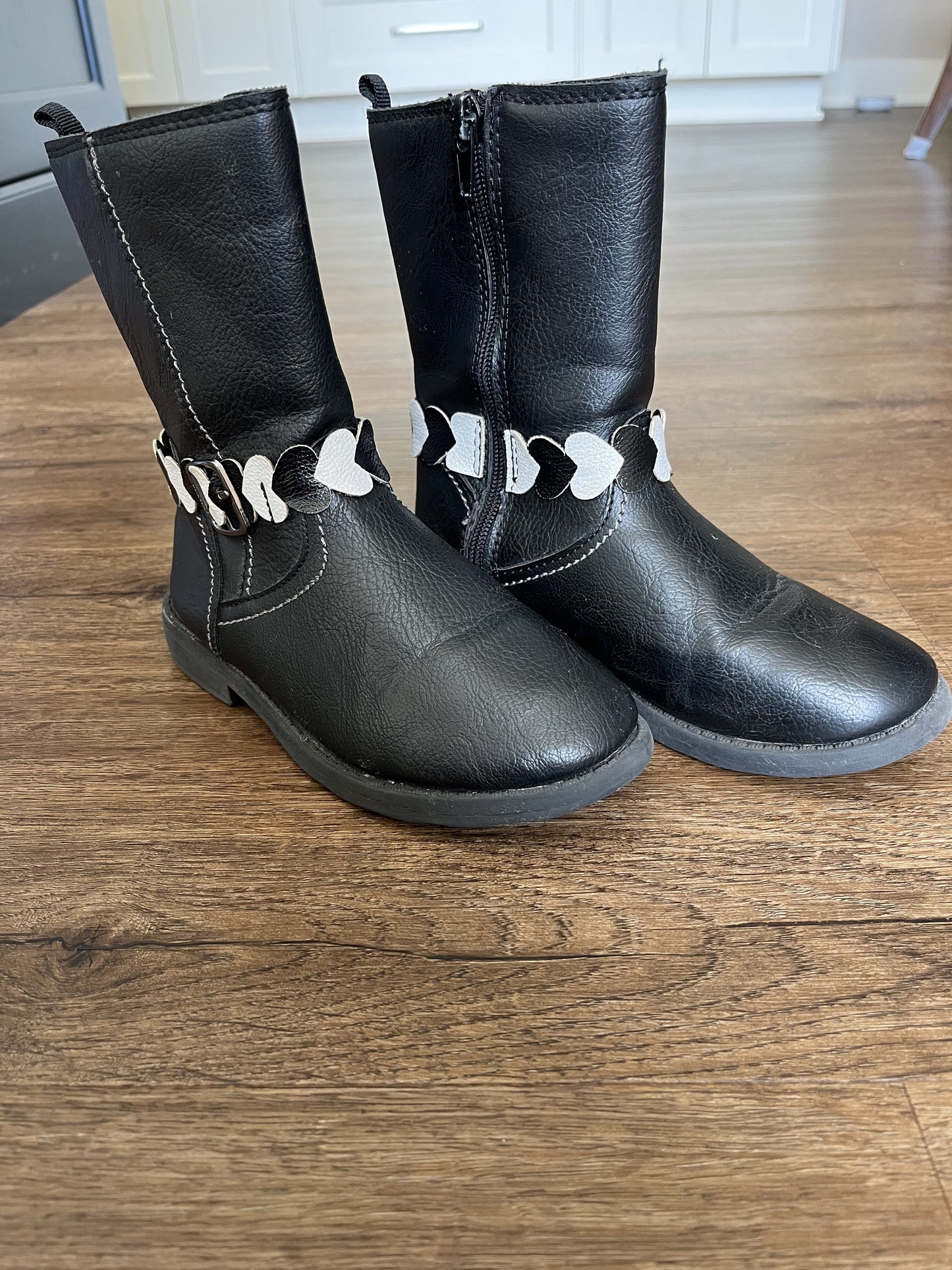 #124 Carters Black Boots w/Heart Detail Girls Size 1