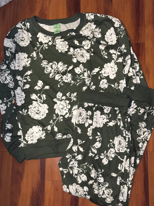 #186 Honeydew Floral Pajama Set - Women's M - EUC