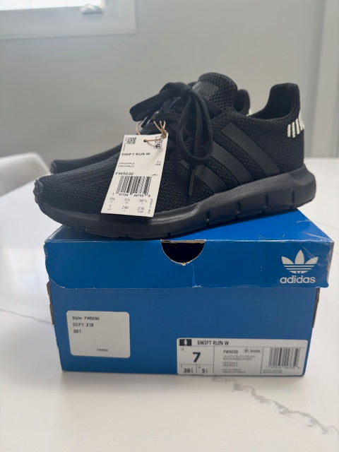 #222 Women's Adidas Swift Run Sz 7 NWT