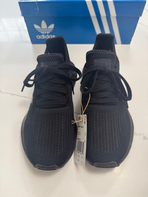 #222 Women's Adidas Swift Run Sz 7 NWT