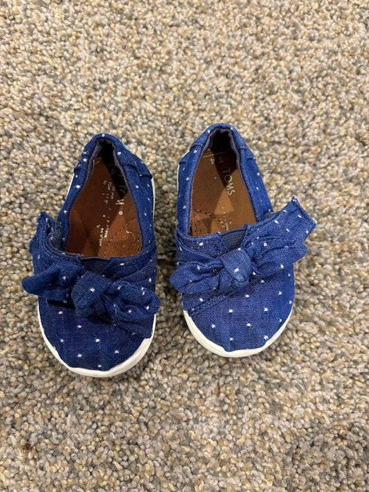 #50 Toms Polka Dot Velcro Shoes Girls Size 4  Infant/Toddler