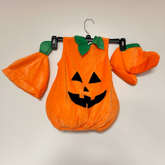 #87 Spirit Halloween pumpkin costume with hat and booties size 18-24 month