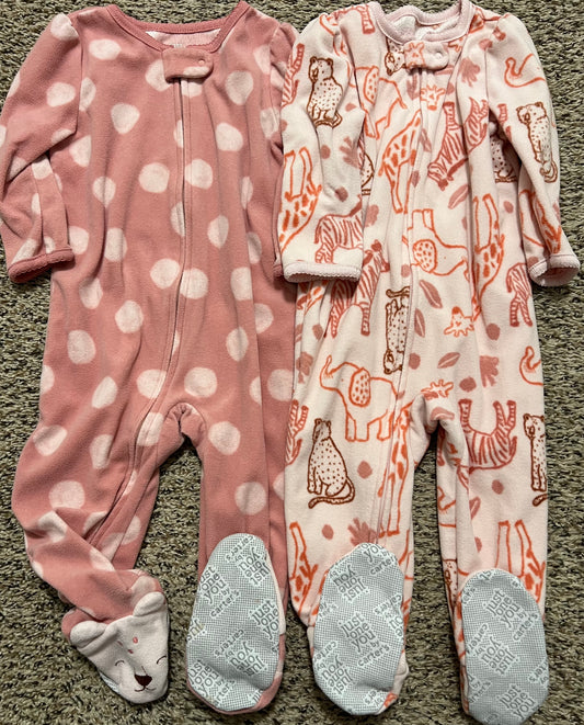 Seller #184 Girls 18M Carters fleece dots/giraffe footed pajamas
