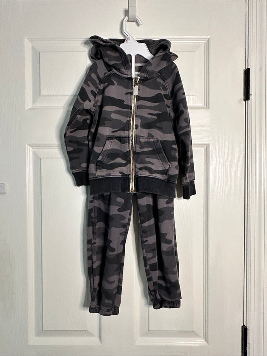 #102A 3T Boy's Carter's Camo Outfit *REDUCED*