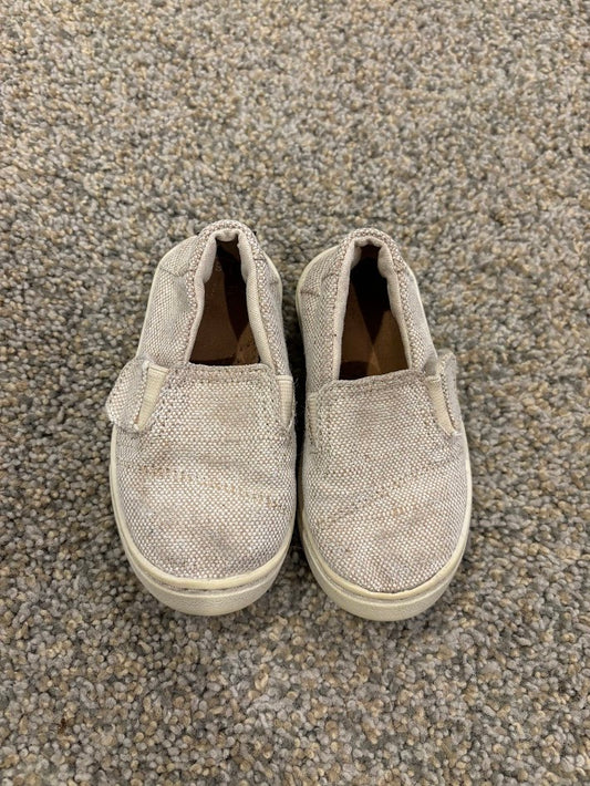 #50 REDUCED Tom's Beige Velcro Slip-ons Girls Size 6 Toddler