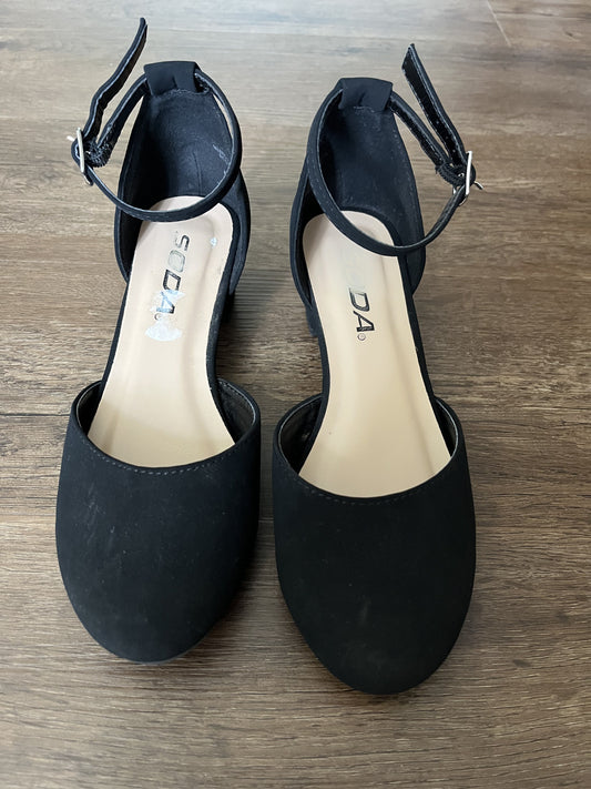 #124 EUC Soda Black Suede Heels Girls Size 2