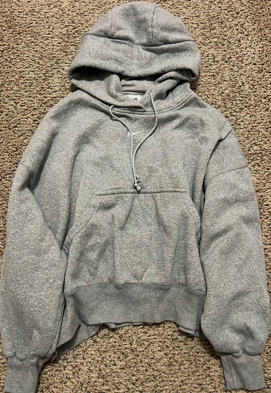 Seller #184 women’s Size Medium Nike Crop pullover sweater fleece lining