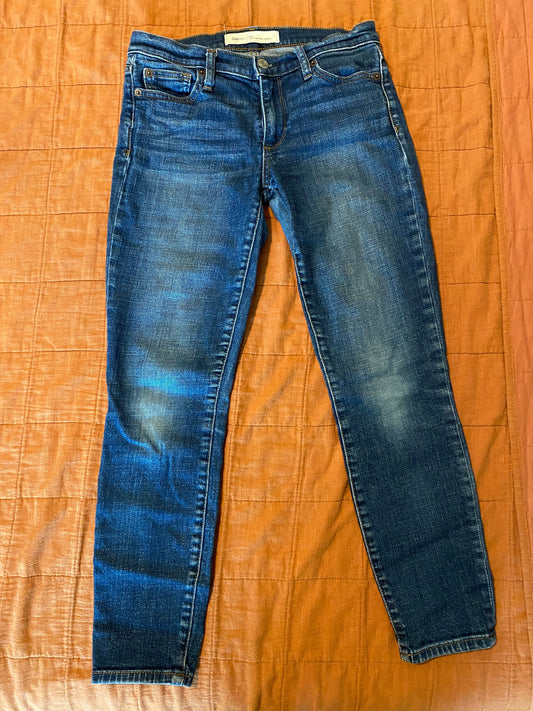 Seller #86 *REDUCED* Gap skinny ankle 26R