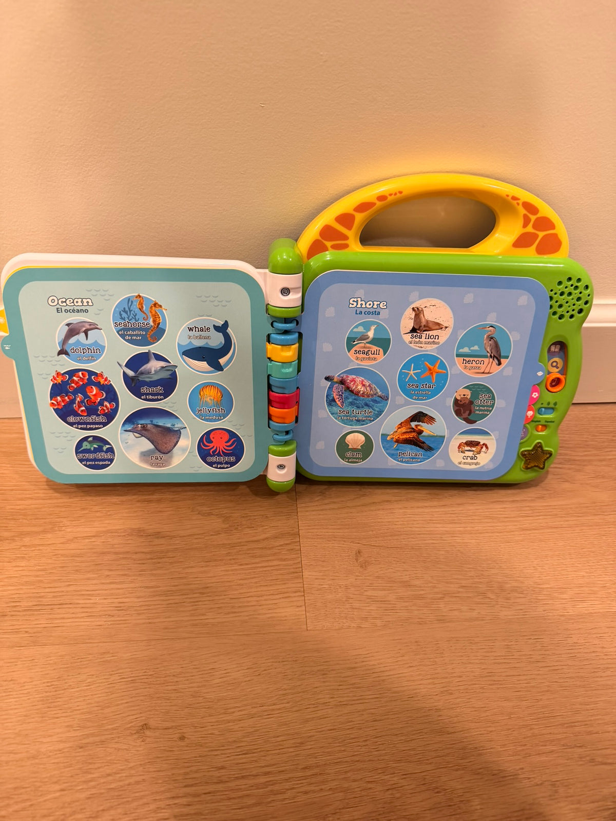 #85 Leap Frog Learning Friends 100 Animals Book, Electronic Toys