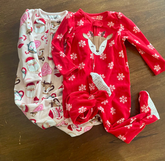 #199 Girls Carters Christmas fuzzy footed pajamas size 2T EUC
