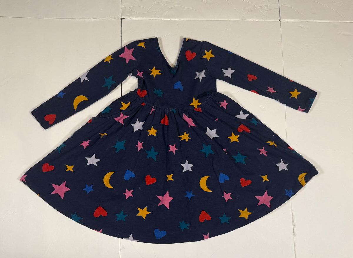 #141 Girls 5 (110) Hanna Andersson Stars, Hearts, Moons Long Sleeve Twirl Dress with Pockets