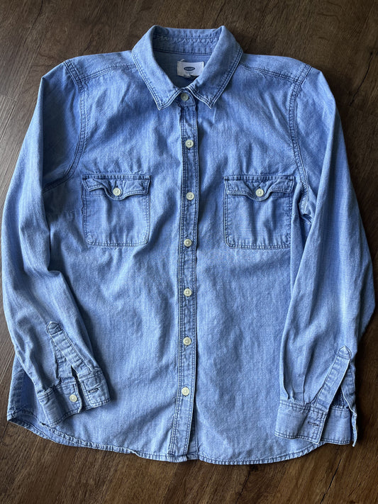 #124 Women's Old Navy Chambray Button Down Shirt Size S