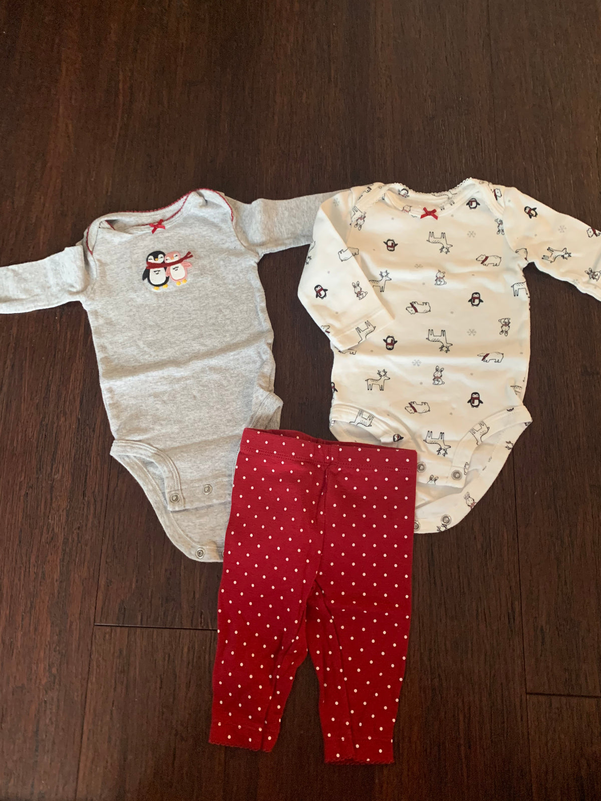 Seller 42, Carters 3-piece set, penguins, Girls 3M
