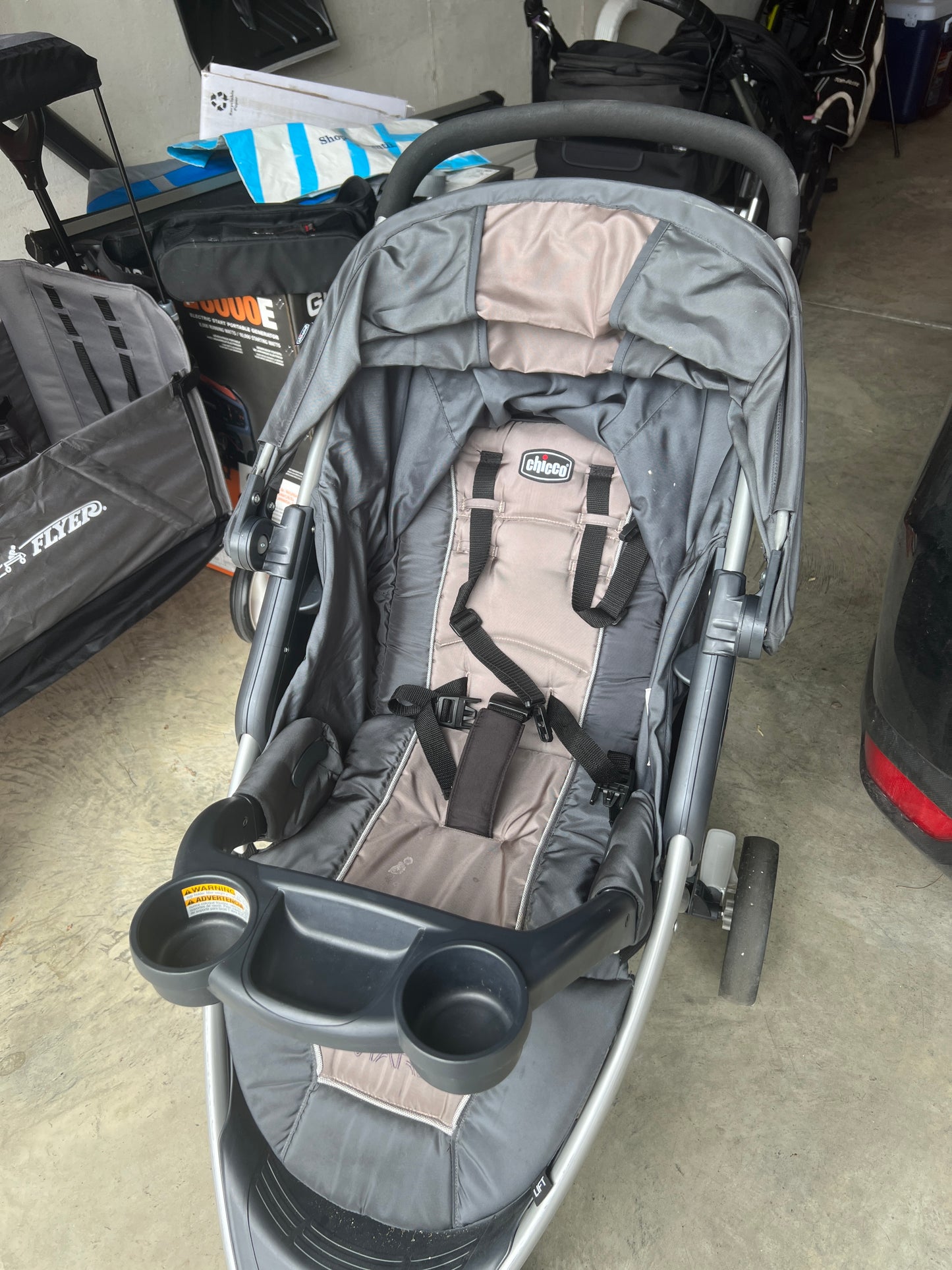 OS - Chicco - Infant Car Seat + 2 Bases + Stroller (exp 06-2025) - PU 45236 (near Kenwood)
