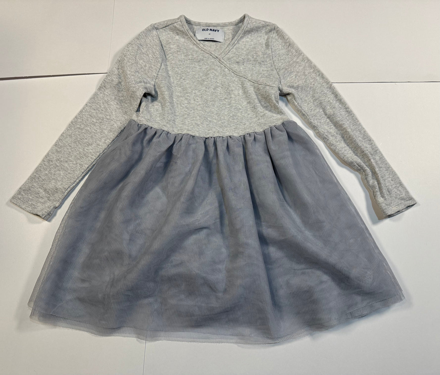 #180 Girls 4T Old Navy Gray Tulle Dress