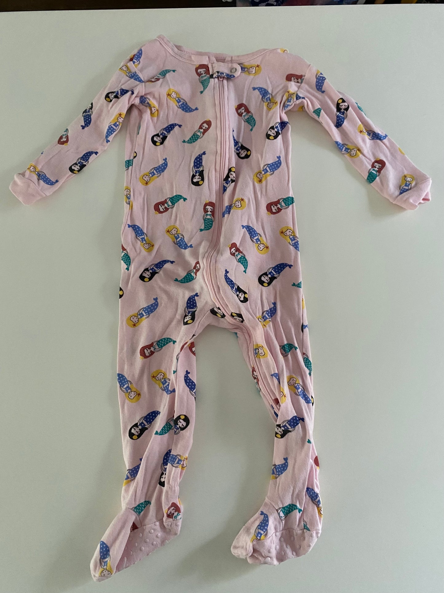 #84B- Girls 12-18M, Leveret pink mermaid footed pajamas, VGUC