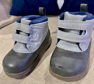 Carters Toddler Size 4 Hiking Boots
