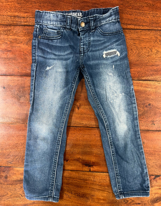 #66 5T Osh Kosh distressed jeans with snap closure and adjustable waist, VGUC