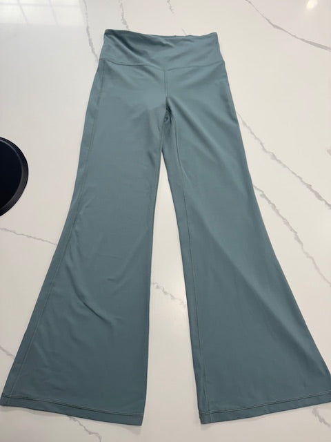#222 Athleta Elation Flare Pant Women's S/P (Like New)