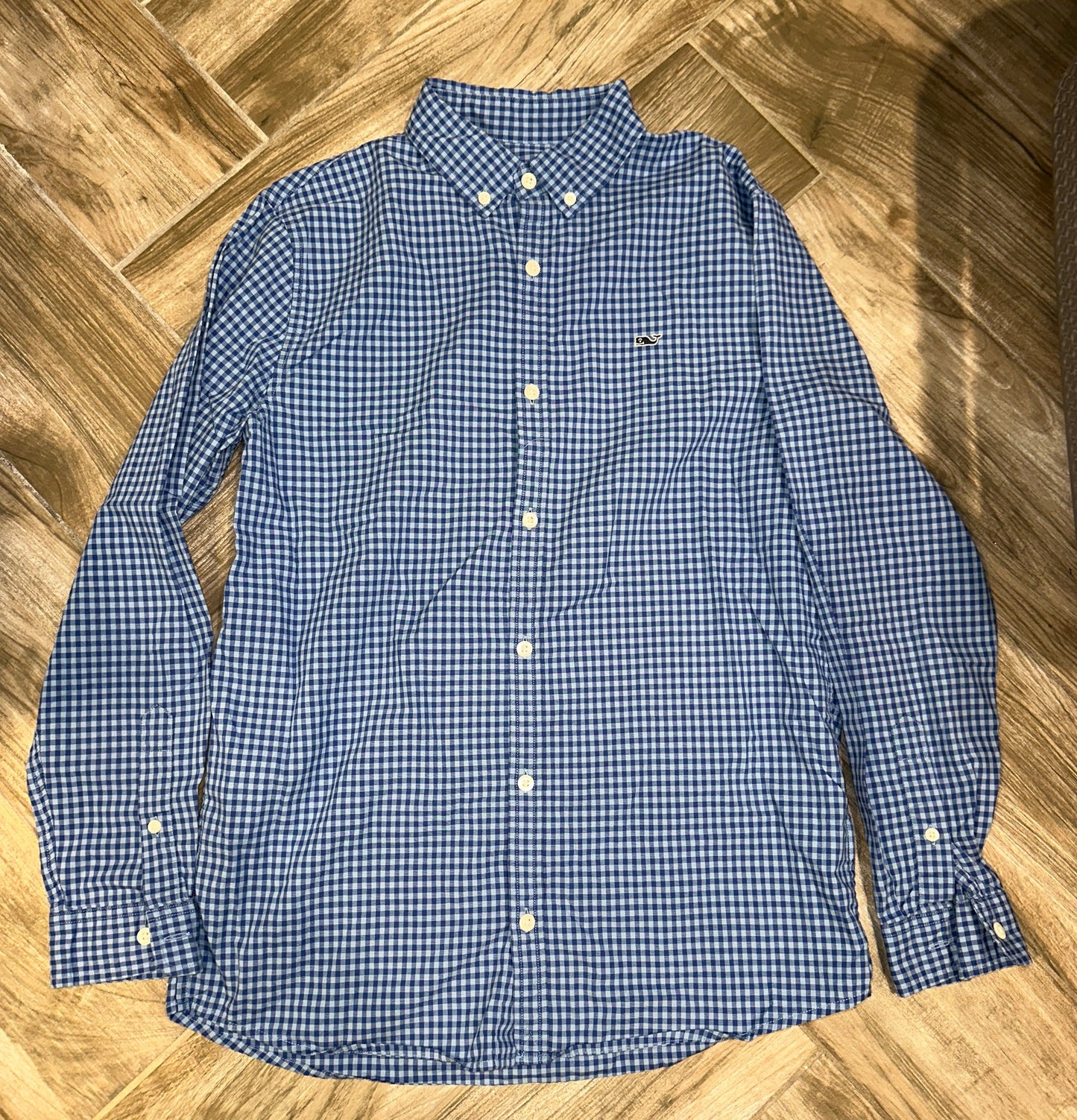 #218 SzYxl vineyard vines *reduced*