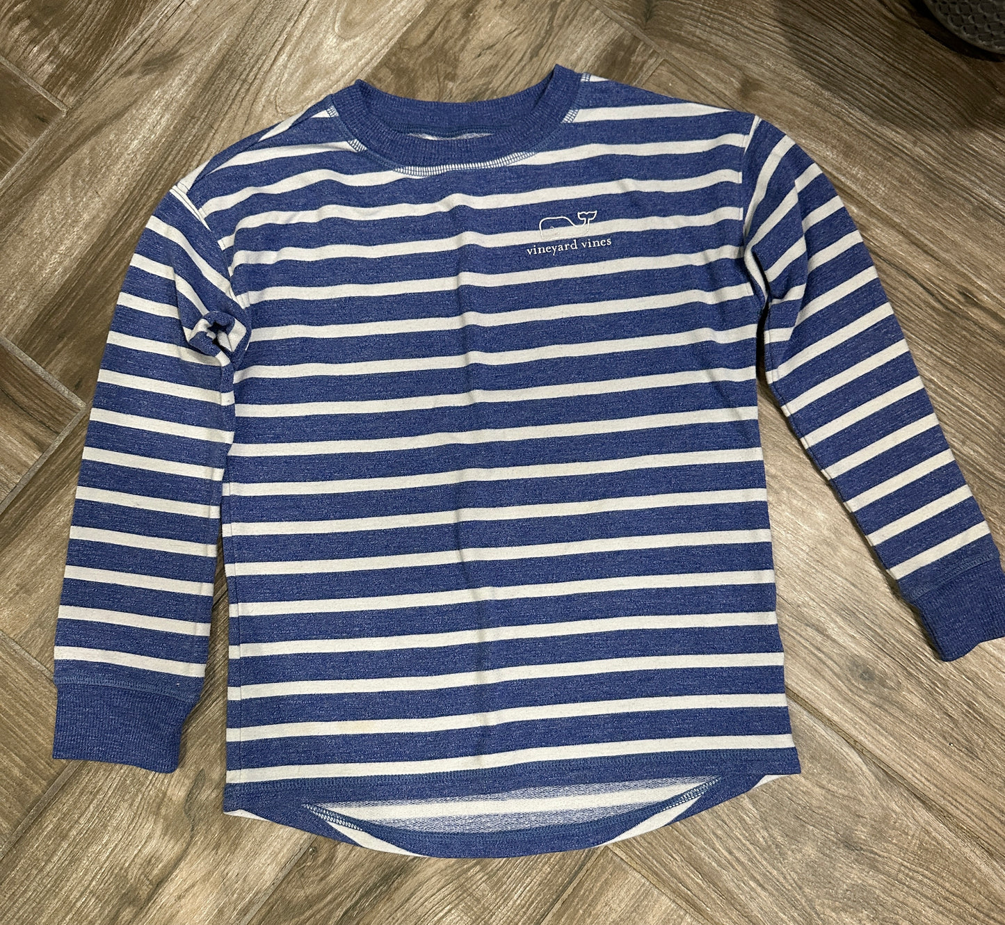 #218 Sz ys (7-8) vineyard vines long sleeve