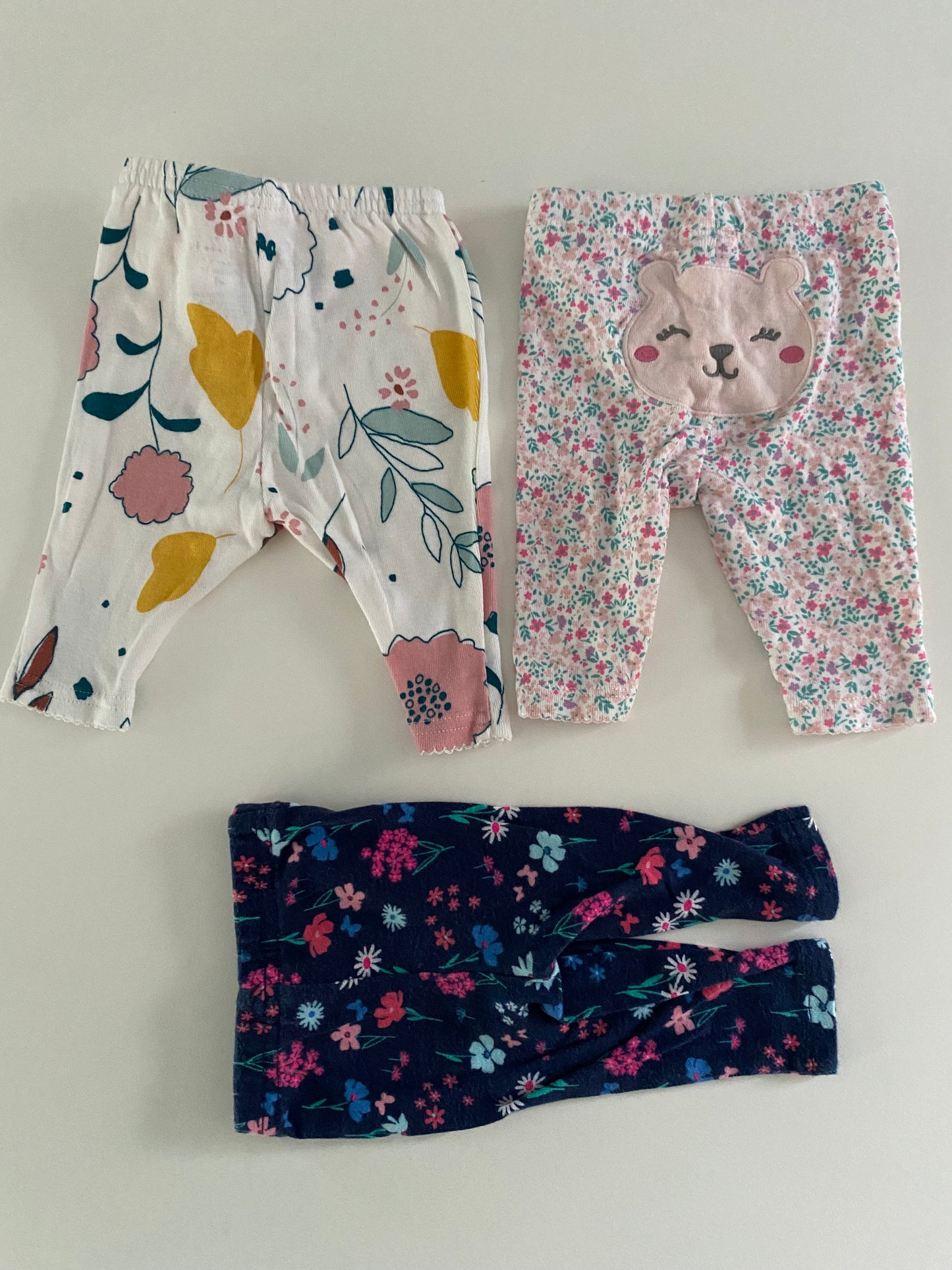 #84B- Girls NB, Carter’s floral legging bundle, set of 3, VGUC