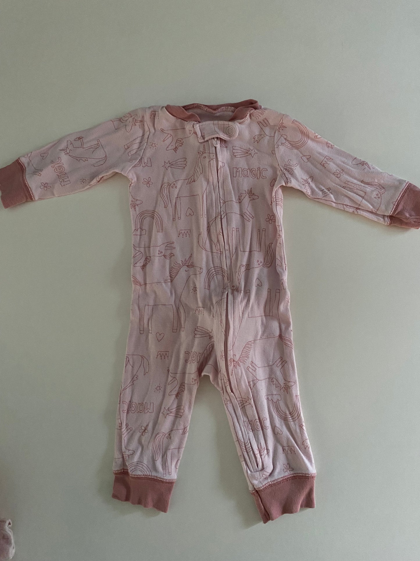 #84B- Girls 6M, Carter’s pink unicorn footless pajamas, VGUC