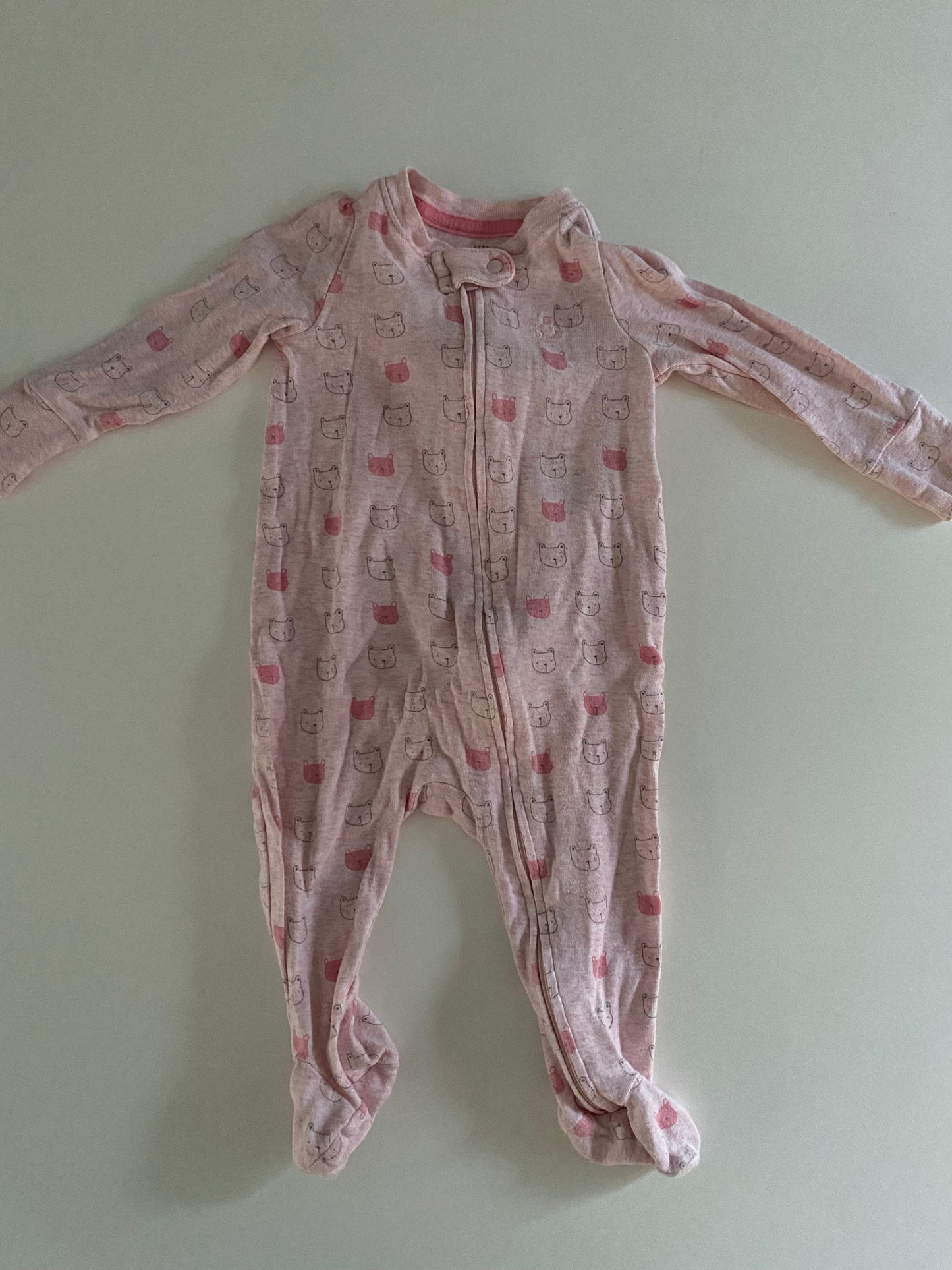 #84B- Girls 3-6M, Gap pink bear footed pajamas, VGUC