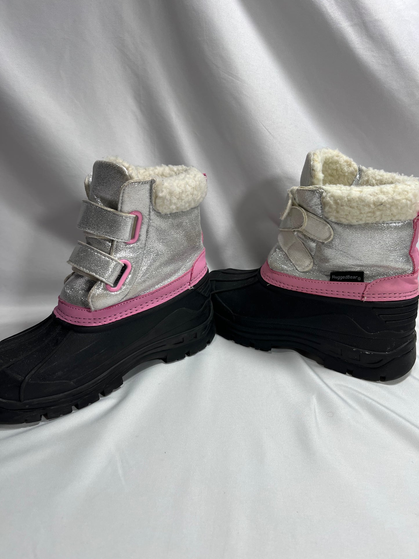 Reduced 100B girls size 1 snow boots