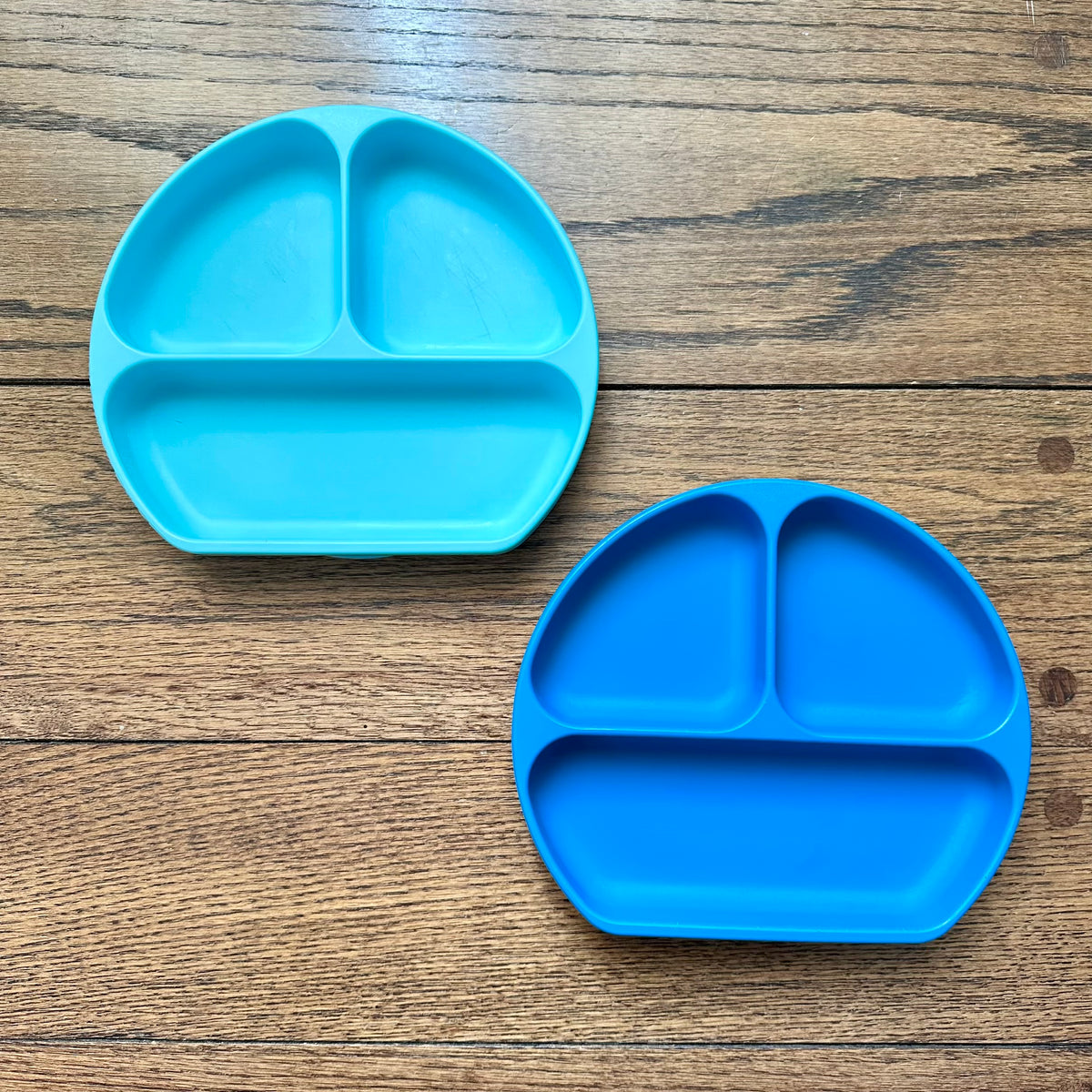 #113	Bumpkins Silicone Suction Plate Set of 2, Teal and Blue