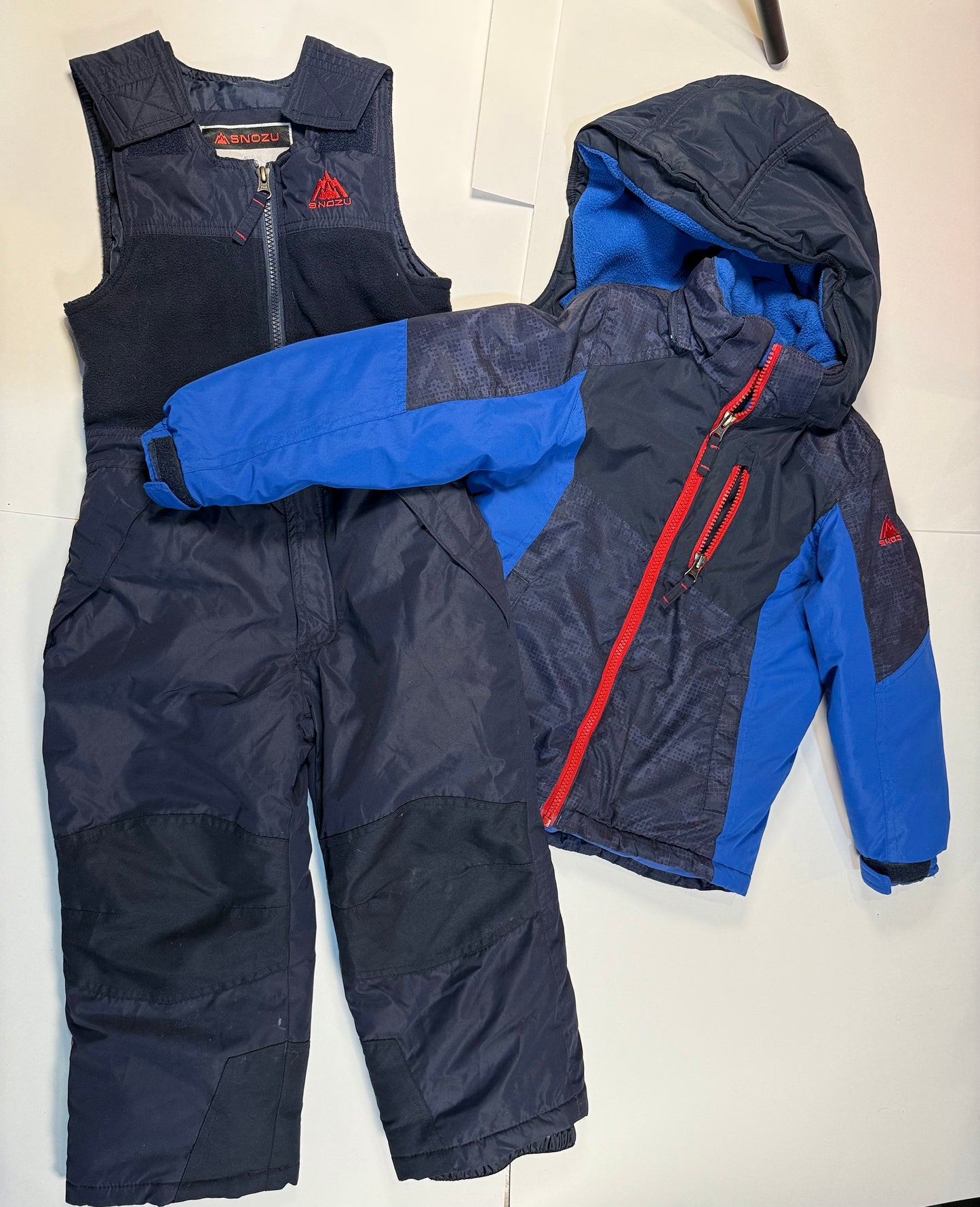 #180 Boys 5 Winter Snow Jacket and Snowpants