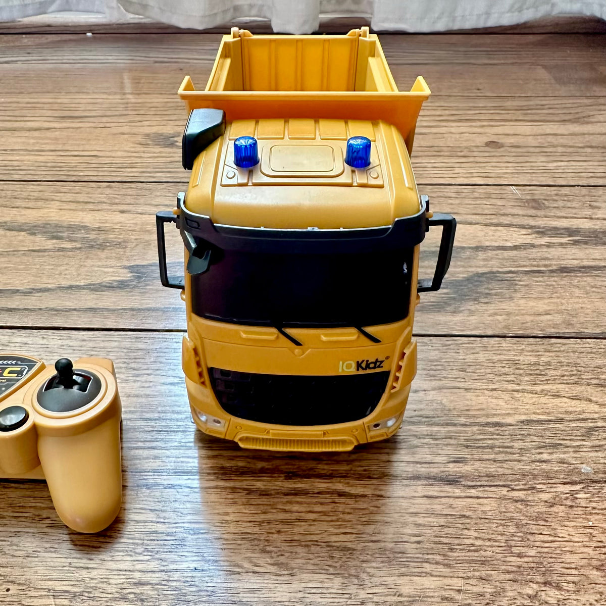 #113	Sunnydaze Dump and Drive Remote Control Dump Truck