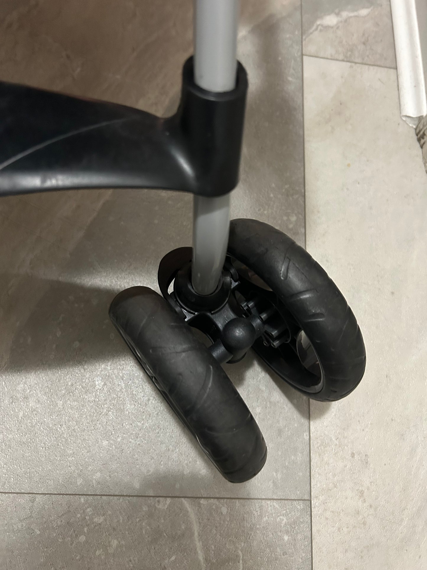 Seller 128 - Summer Ingenuity Stroller