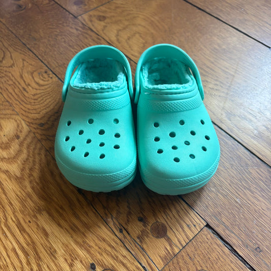Seller 98 Gender Neutral Size 10 Crocs Green Fuzz Lined Clogs