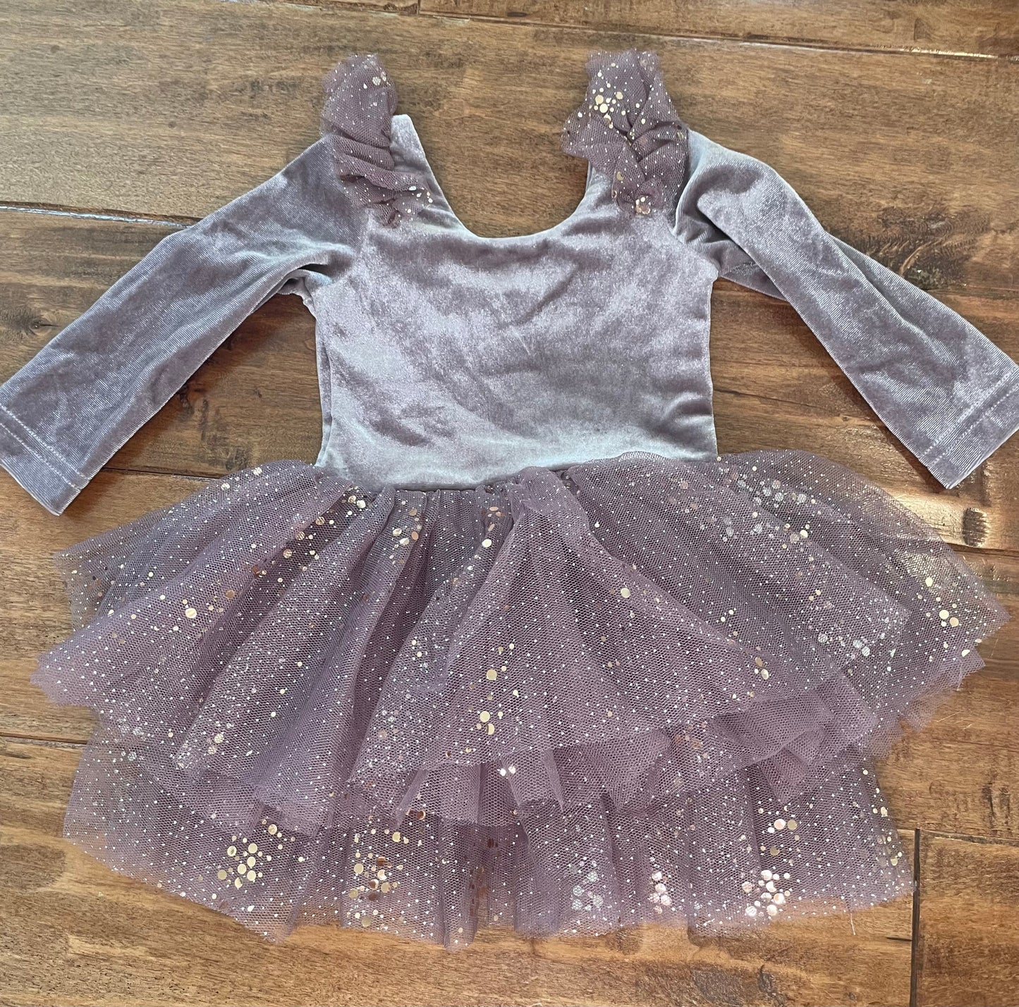 #199 REDUCED Girls Elestory purple velour dress size 12-18 months EUC