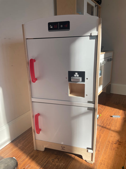 #199 REDUCED Hape wooden refrigerator EUC
