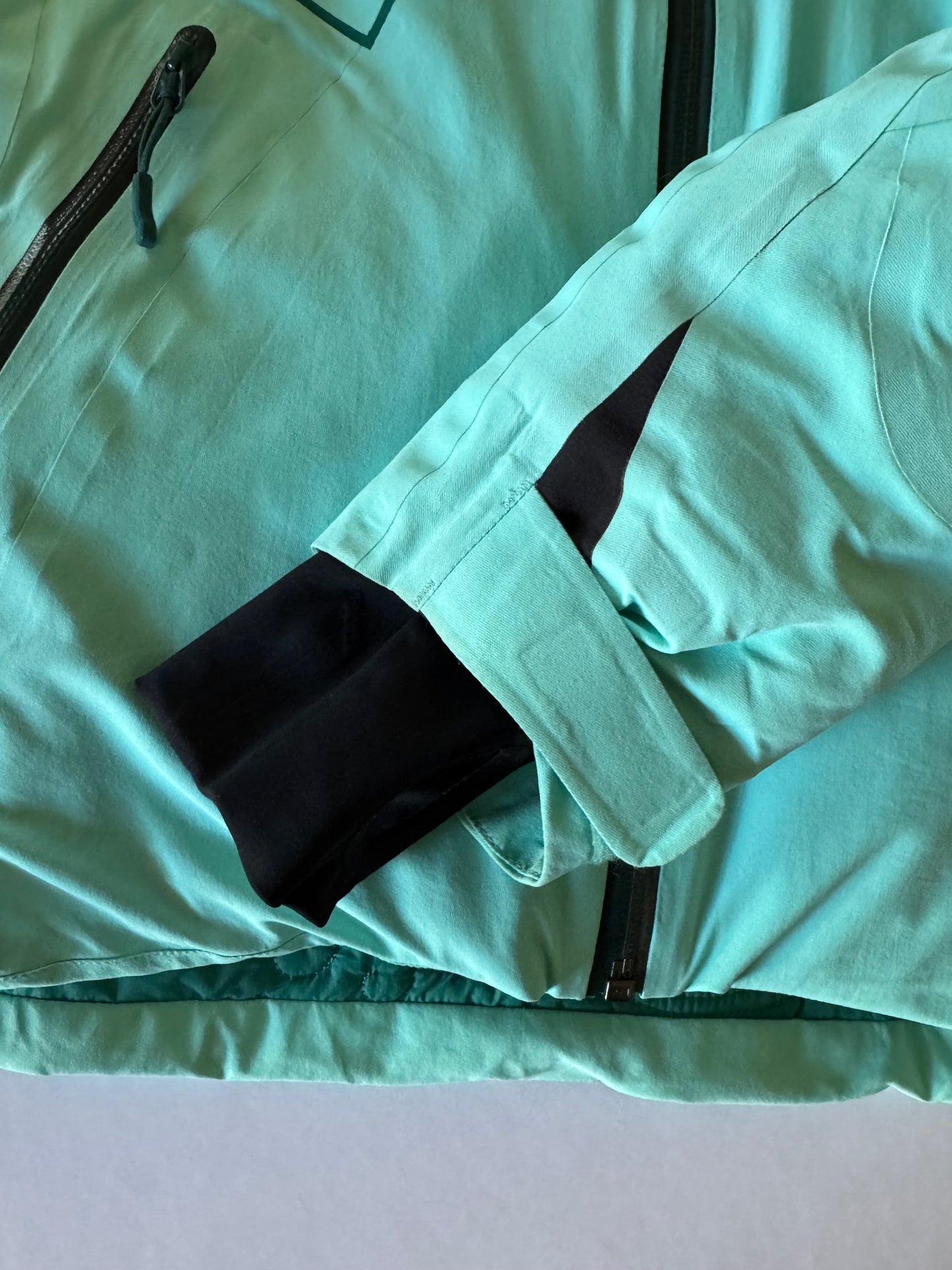 REDUCED # 92 women’s small Stoic ski jacket. Like new