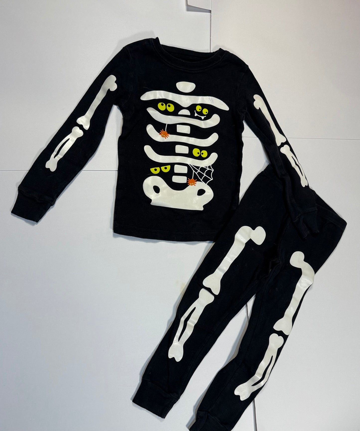 #180 Unisex Boy/Girl 3T Carter's Skeleton Pajama (2 of 2 available)