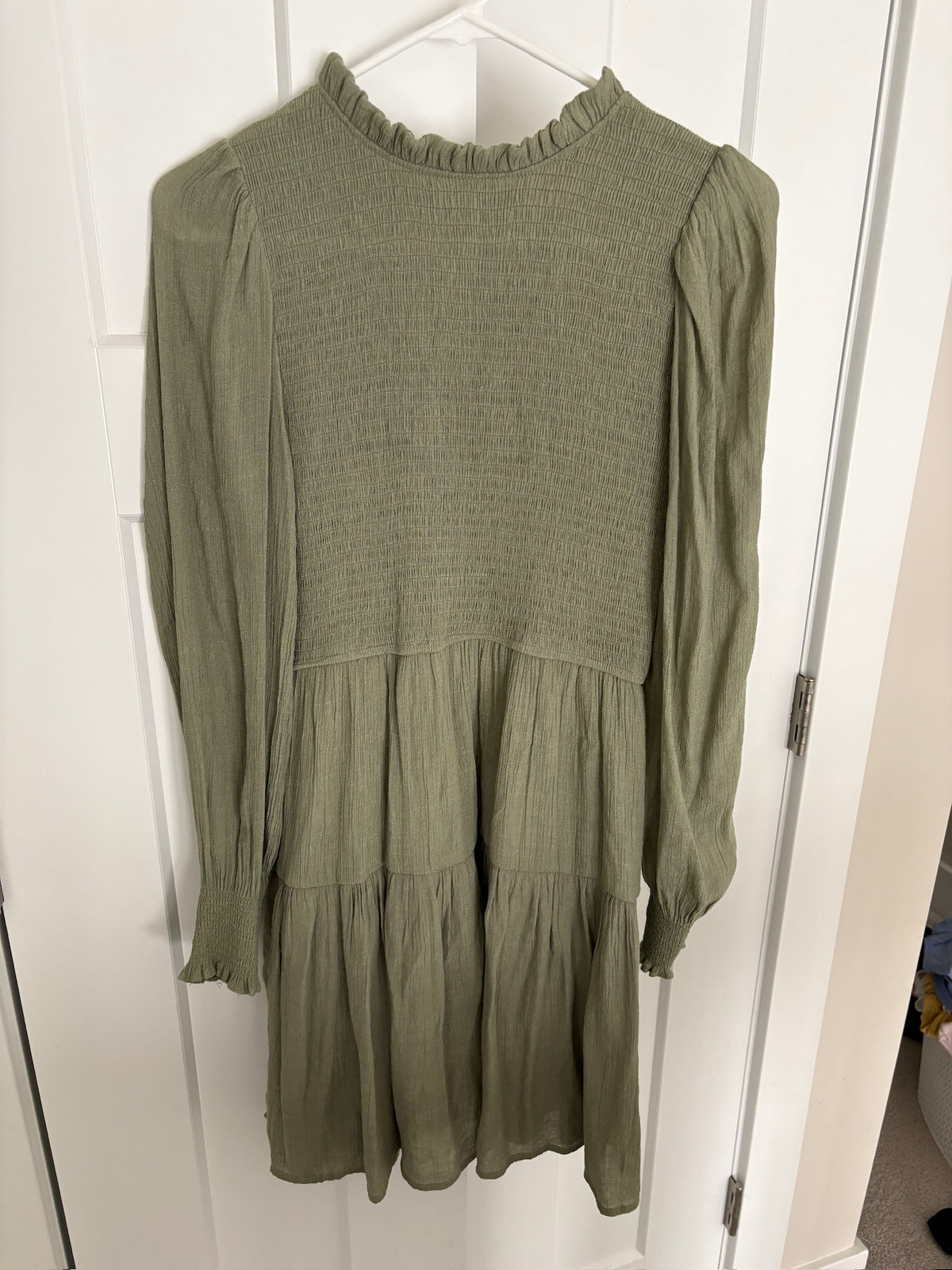 Seller #105-  Women's Size Large Blu Pepper Sage Green Dress VGUC